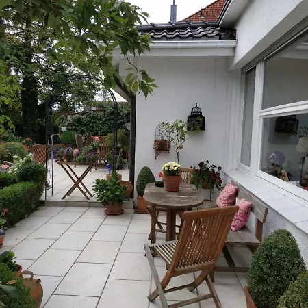 Apartamento Souterrain-wohnung In Gepflegter